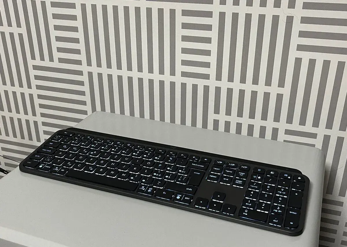 Logitech MX Keys S Graphite CZ/SK – Bezdrátová klávesnice