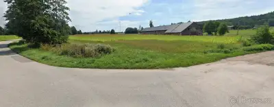 Prodej nemovitosti k bydlení i podnikání (SV)-bývalý kravín