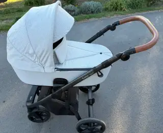 Kombinovaný kočárek Roan Bass Next + adaptéry