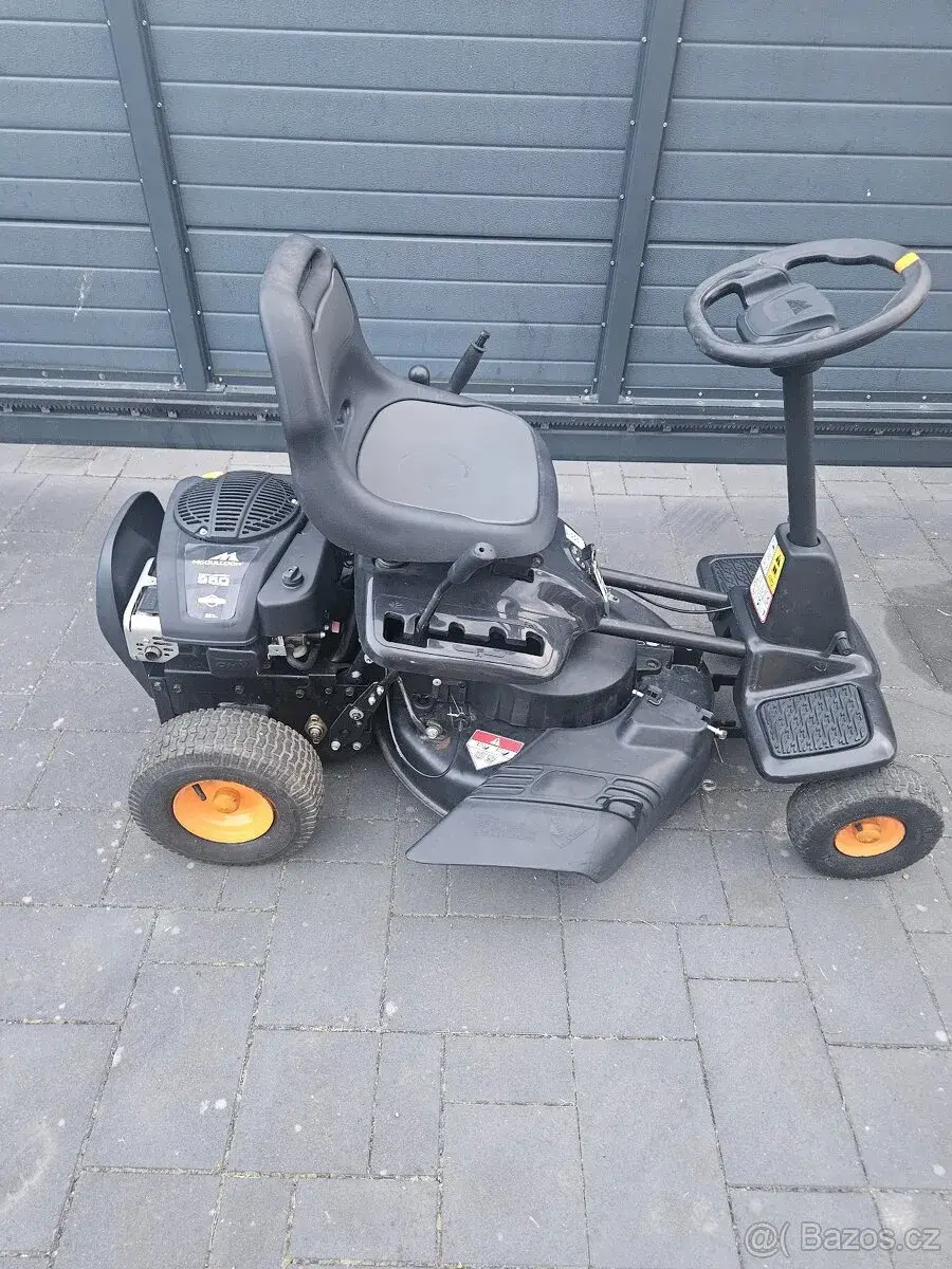 Zahradni sekačka, traktůrek, rider