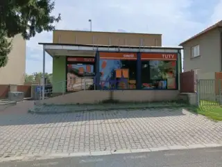 Velim - Prodej komerčního objektu 9 km od Kolína - 218m2