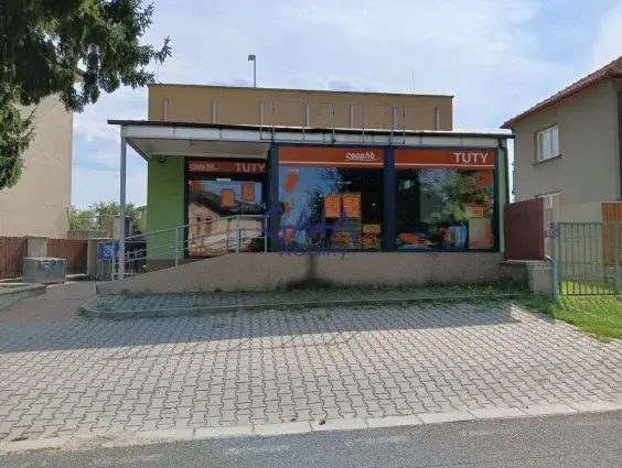 Velim - Prodej komerčního objektu 9 km od Kolína - 218m2