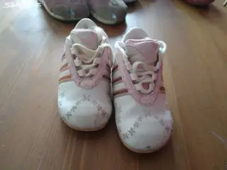 Adidas tenisky, vel. 20, 12,5cm. botasky, sportovní obuv. 39