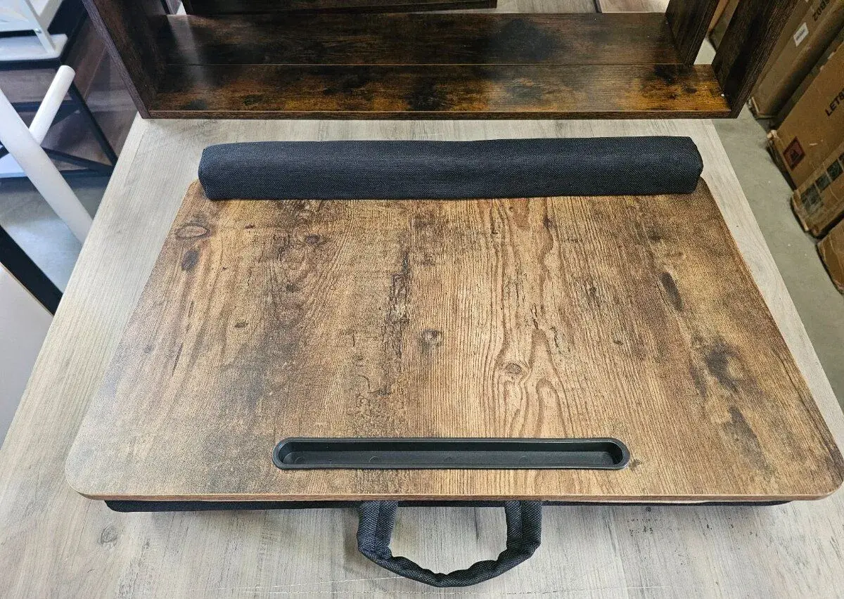NOVÁ PODLOŽKA - POLŠTÁŘ POD LAPTOP