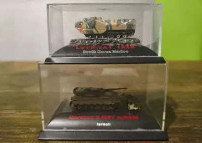 Vojenské modely 1/84