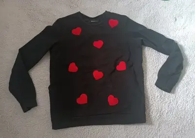 Valentýnská mikina se srdíčky Mohito,velikost L