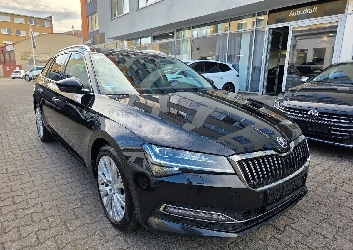 Škoda Superb – 2023, 190 693 km