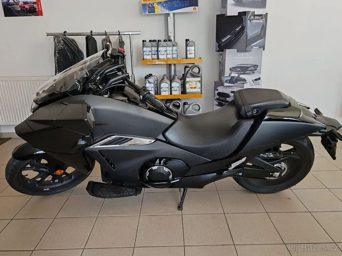 Honda NC750 Vultus NM4, pouze 3,5tis Km Nové v ČR