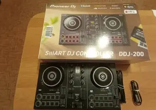 Pioneer DJ DDJ-200 – Smart DJ kontrolér, originální balení