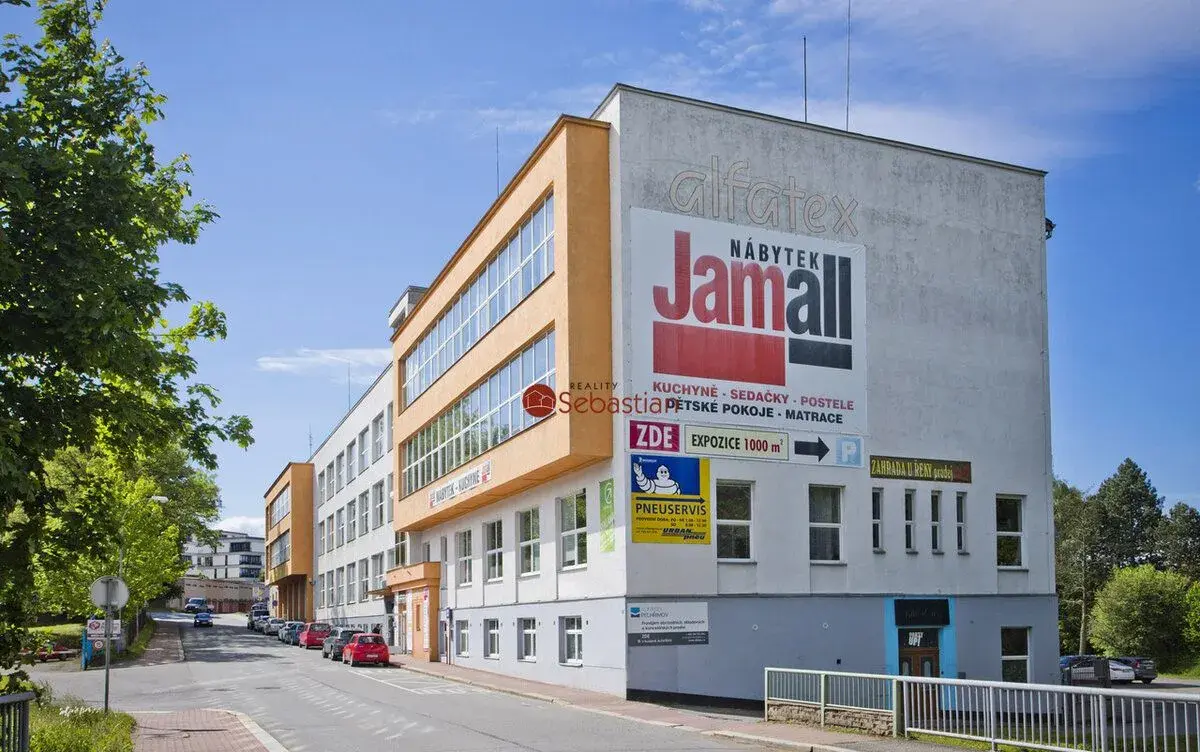 Pronájem obchodních prostor od 400 m² až po 1 000 m² – areál