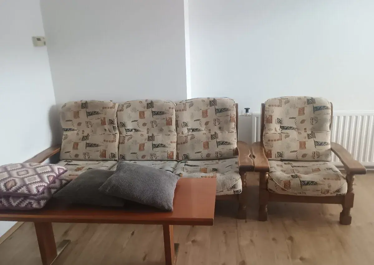 Rustikální gauč a křeslo