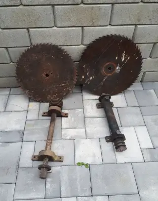 2x kotouč a 2x hřídel na cirkulárku