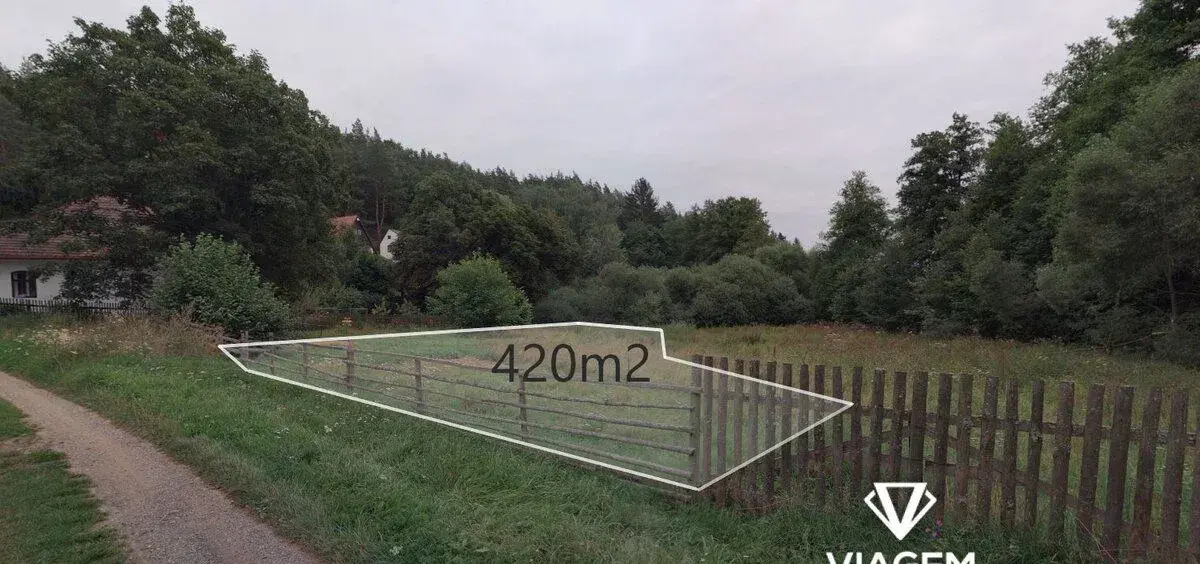 Stavební - bydlení 420 m²