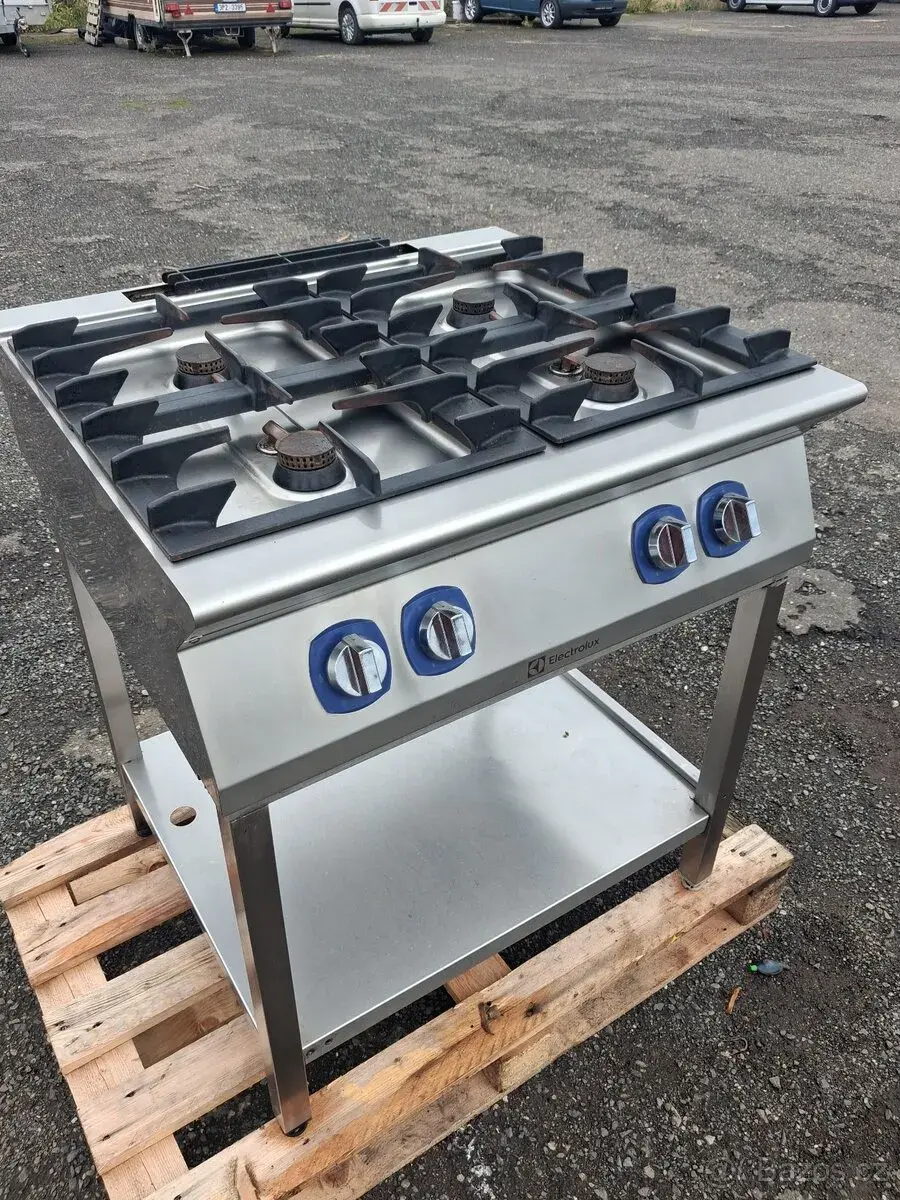 Plynový sporák-vařidlo Electrolux s 4x hořákem
