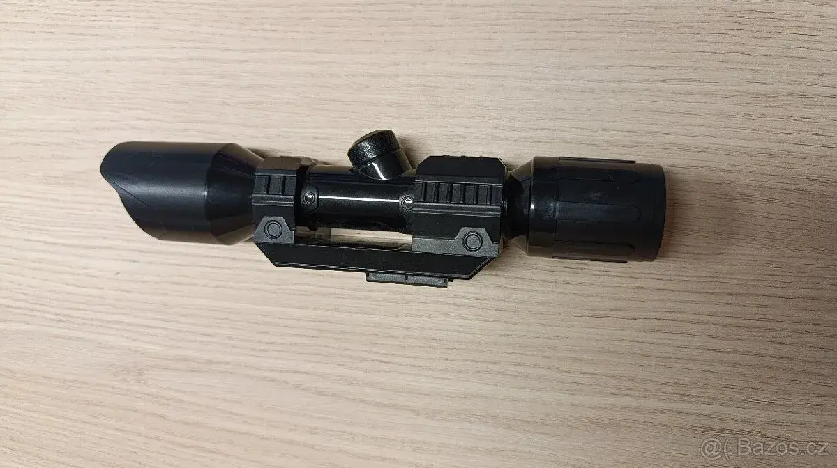 Nerf zaměřovač