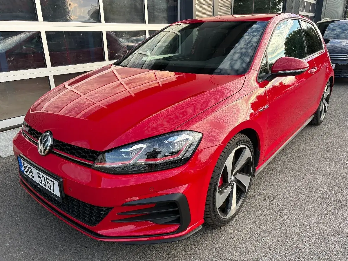Volkswagen Golf – 2018, 102 000 km