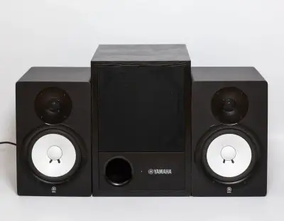 Yamaha HS80M + Yamaha SW10 (volitelna moznost)