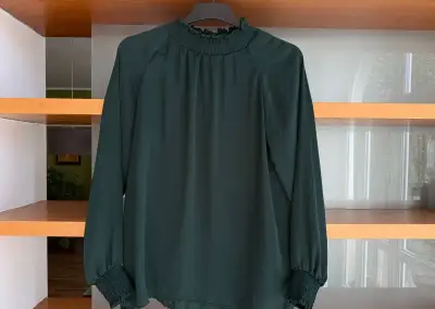Halenka s nízkým stojáčkem u krku, vel. L/XL