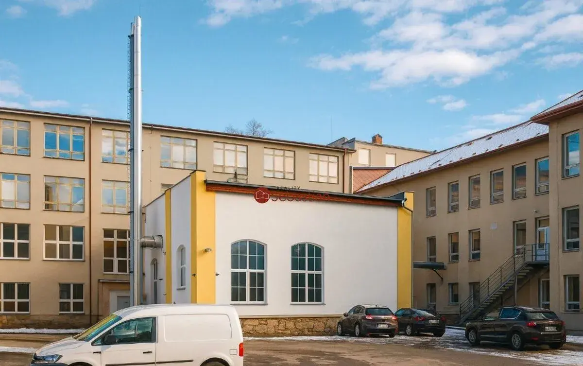 Industriální prostor k pronájmu, 185 m² – areál ALFATEX, Pel