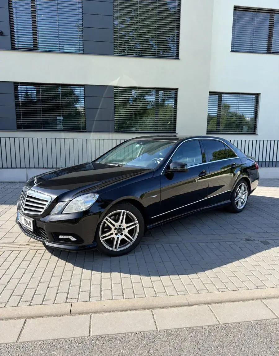 Mercedes-Benz E350 – 2011, 335 000 km