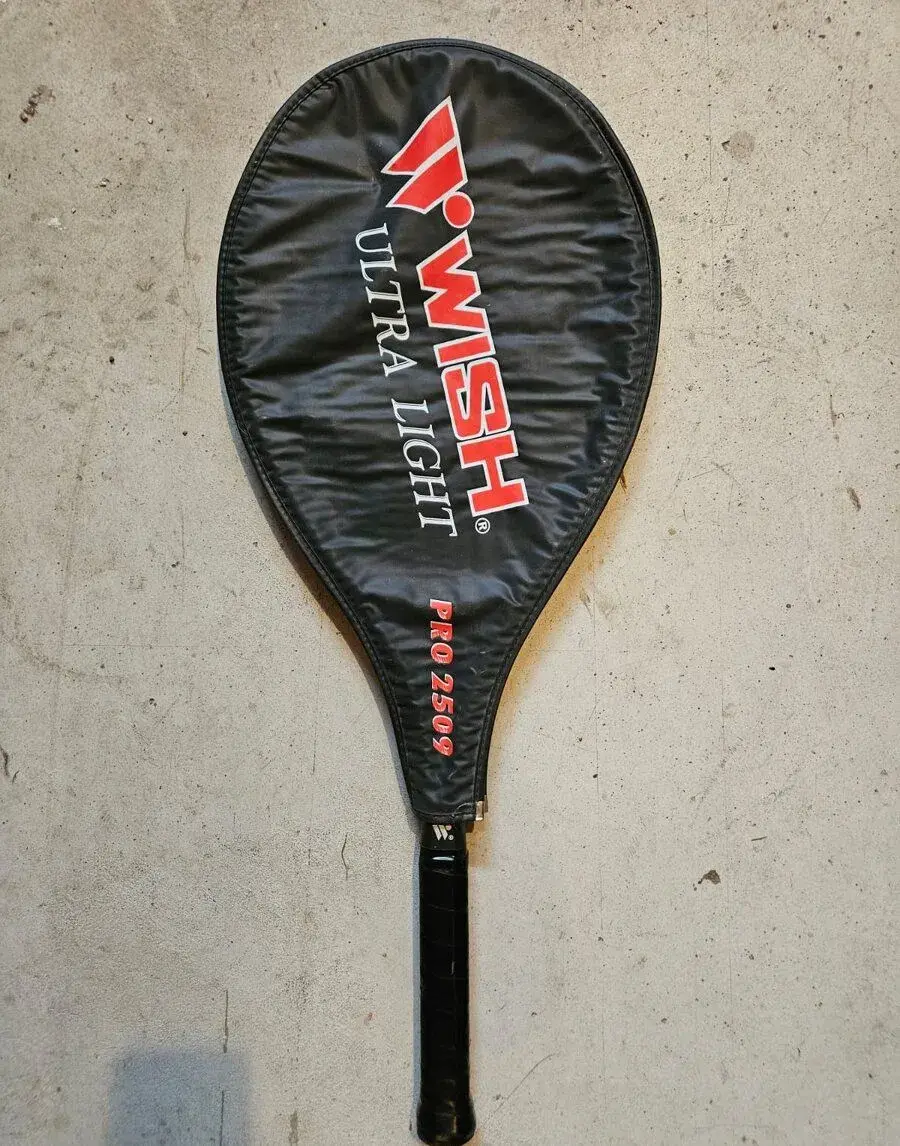 Tenisová raketa