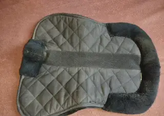 Tlumící dečka