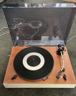 Gramofon Tesla