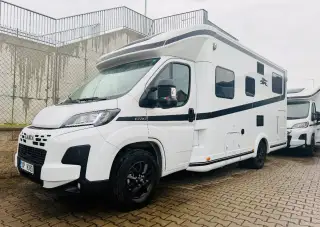 LAIKA KOSMO L 319 – 2026, klimatizace, solár, 21 850 km