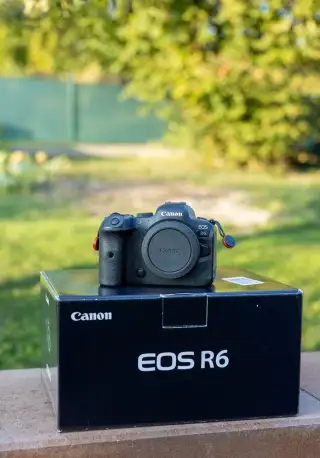 Canon EOS R6