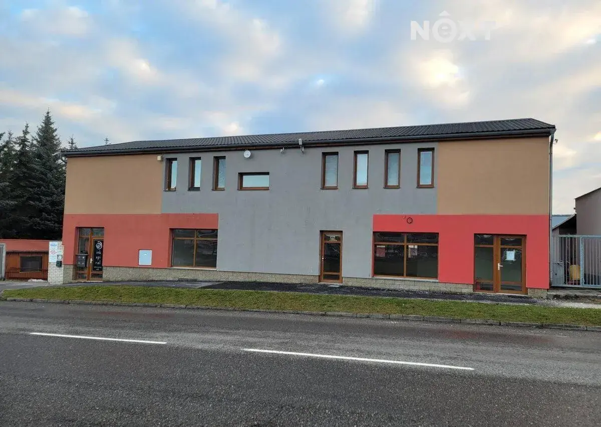 Pronájem komerční Obchodní prostory, 137㎡