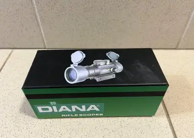 Kolimator DIANA, chranic optiky a nabijecka