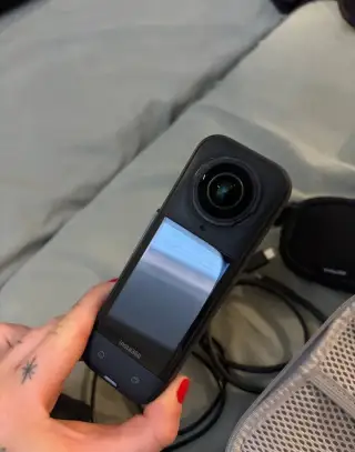 Insta360 X5 8K 360° Action Cam – Essentials Bundle