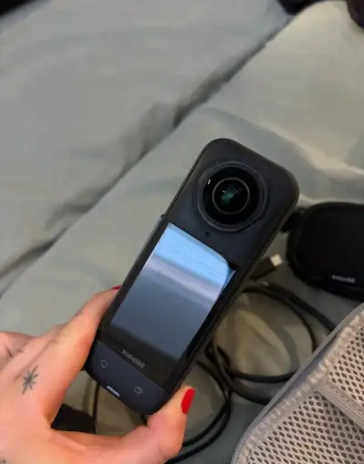 Insta360 X5 8K 360° Action Cam – Essentials Bundle