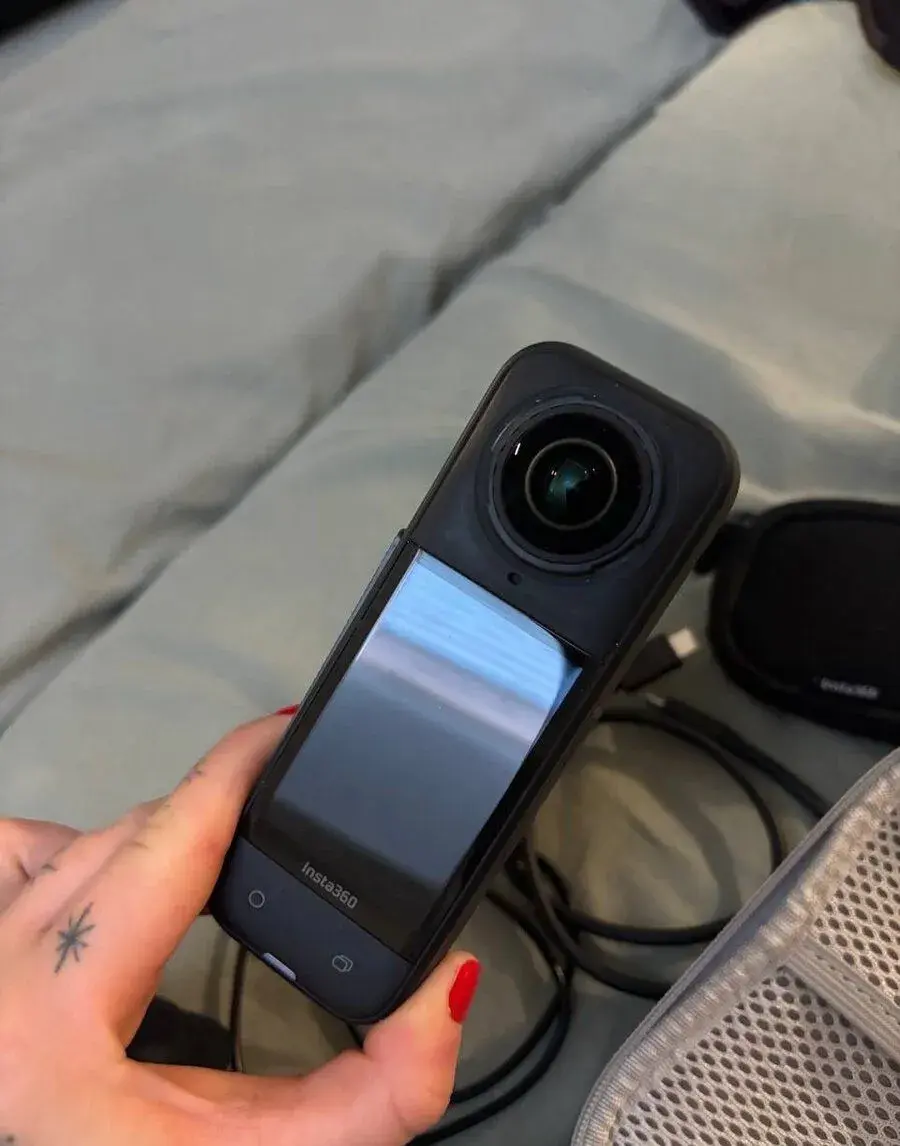 Insta360 X5 8K 360° Action Cam – Essentials Bundle