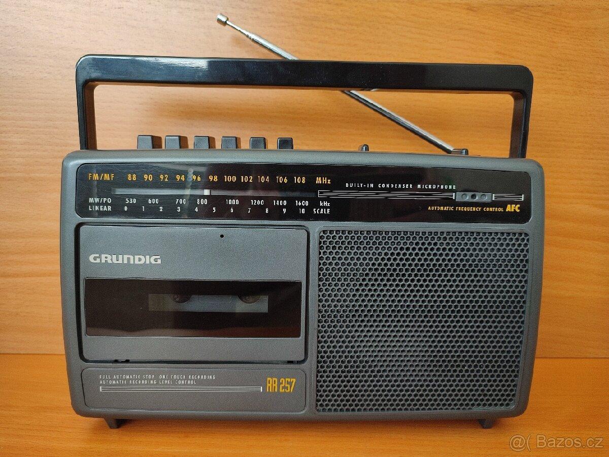 RADIO CASSETTE RECORDER GRUNDIG RR-257.