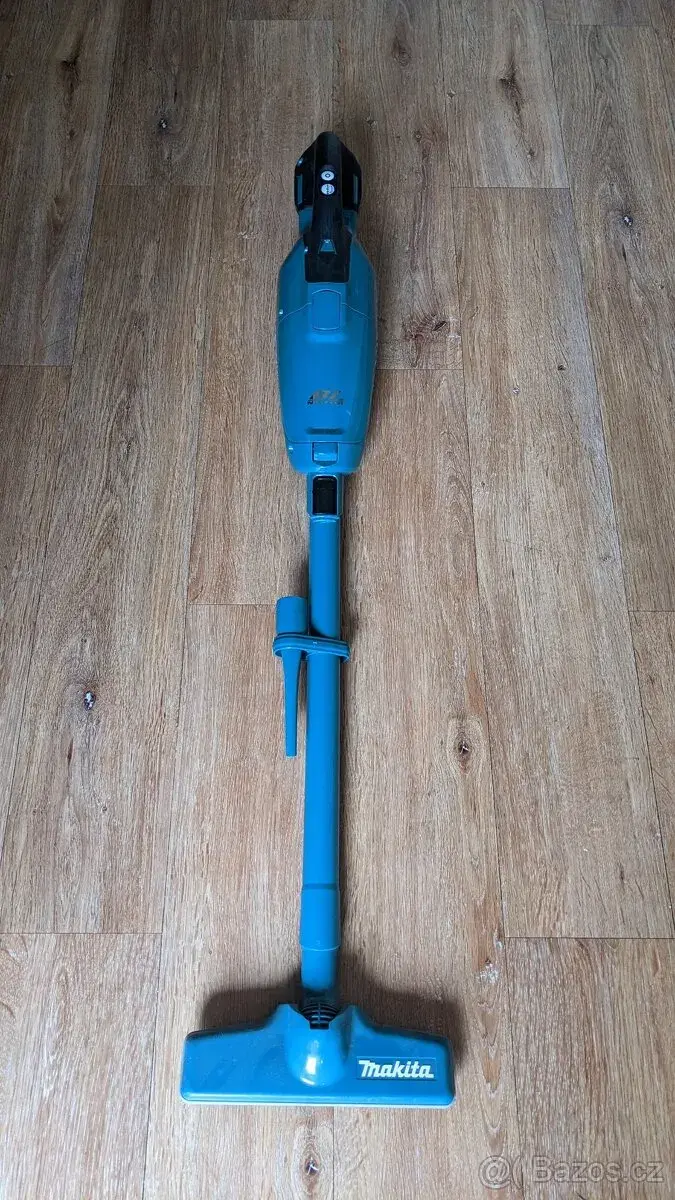 Makita AKU vysavač DCL282F