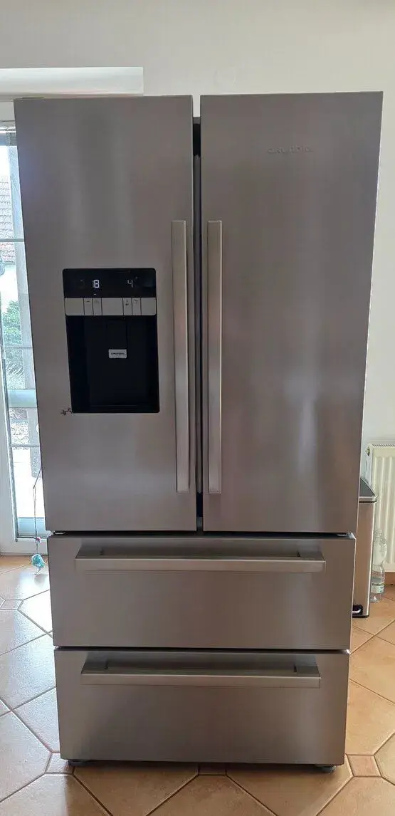 Americká lednice Grundig GQN1232X