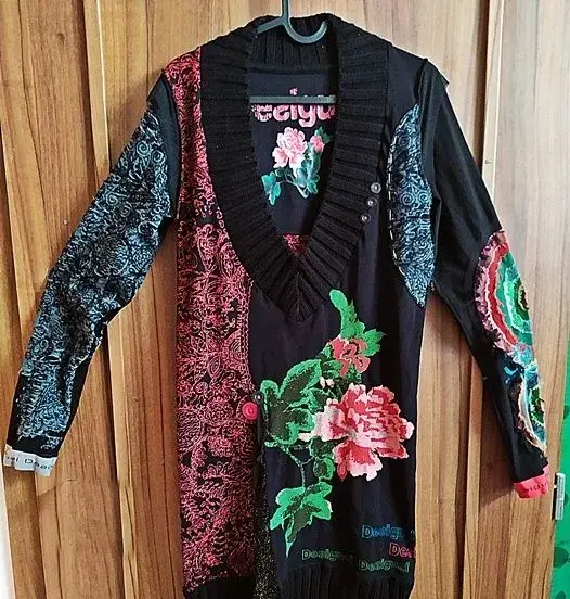 Delší svetr - velikost M - Desigual