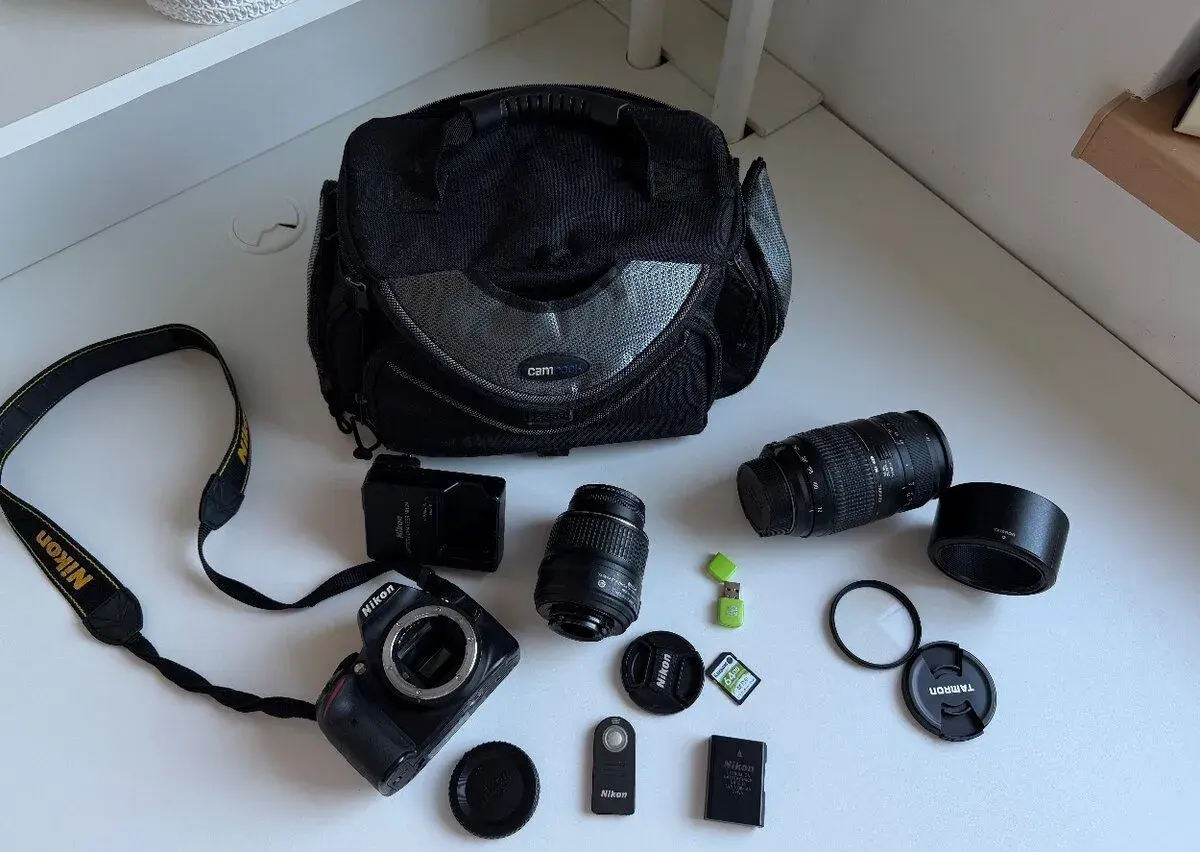 Nikon D3200 + 2 objektivy a příslušenství