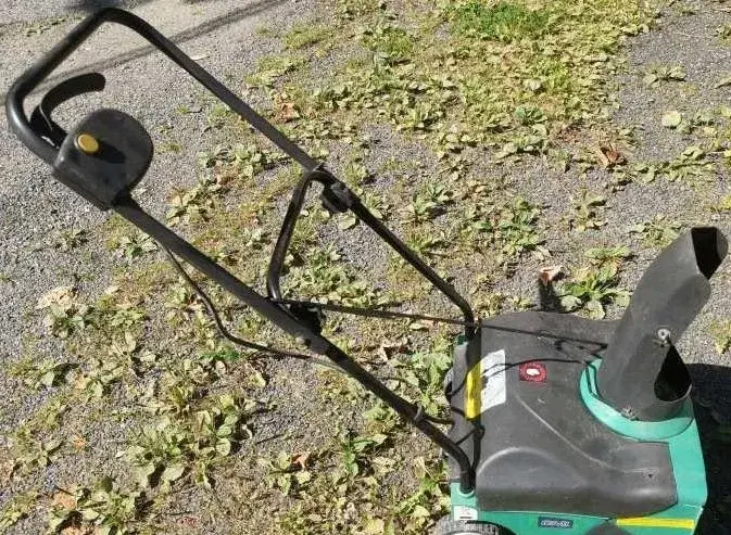 Dvě sněhové frézy Asgatec SF 1600