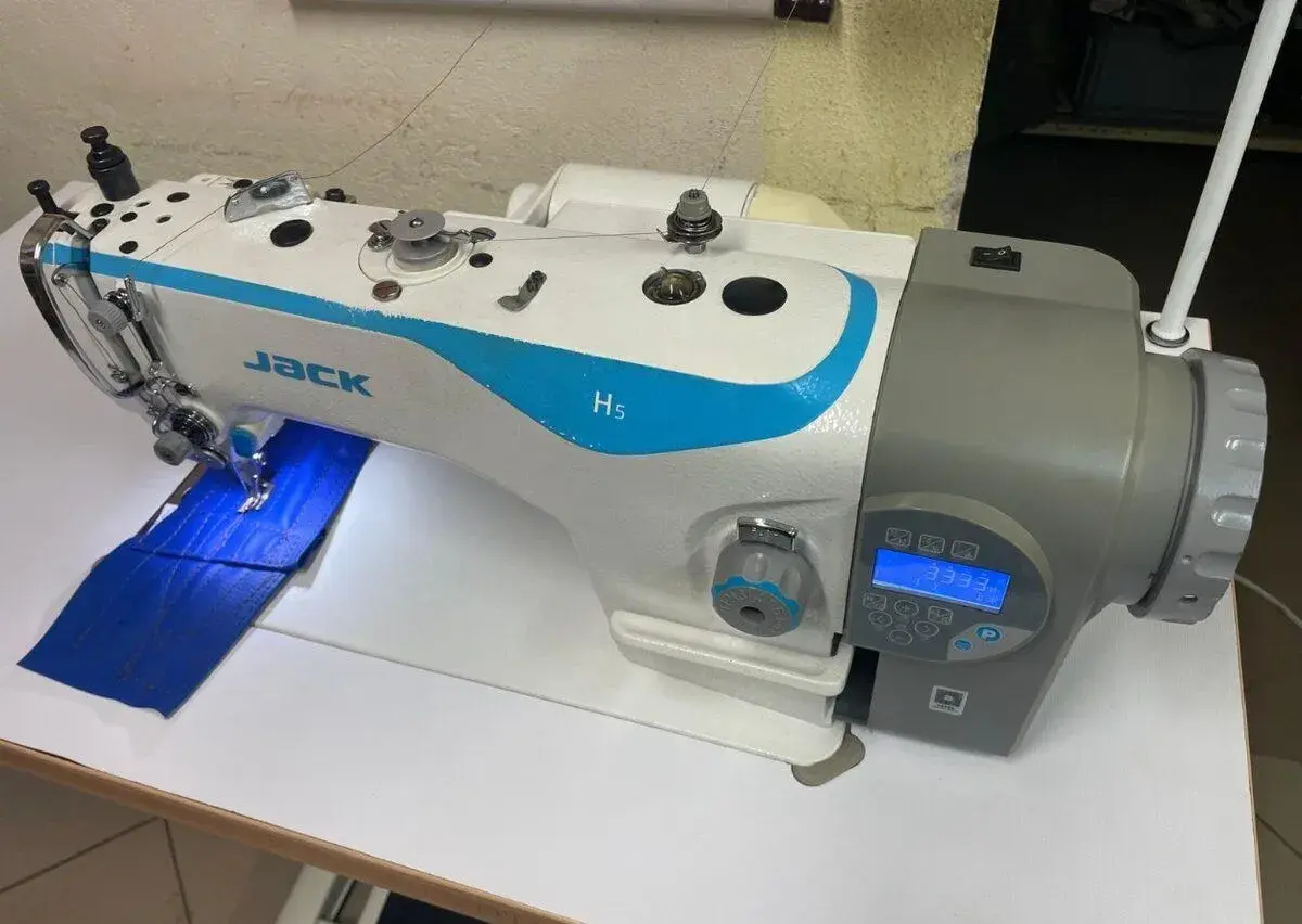 Průmyslový automatický šicí stroj na těžší šití Jack H5