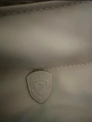 Novou béžovou ledvinku Heys