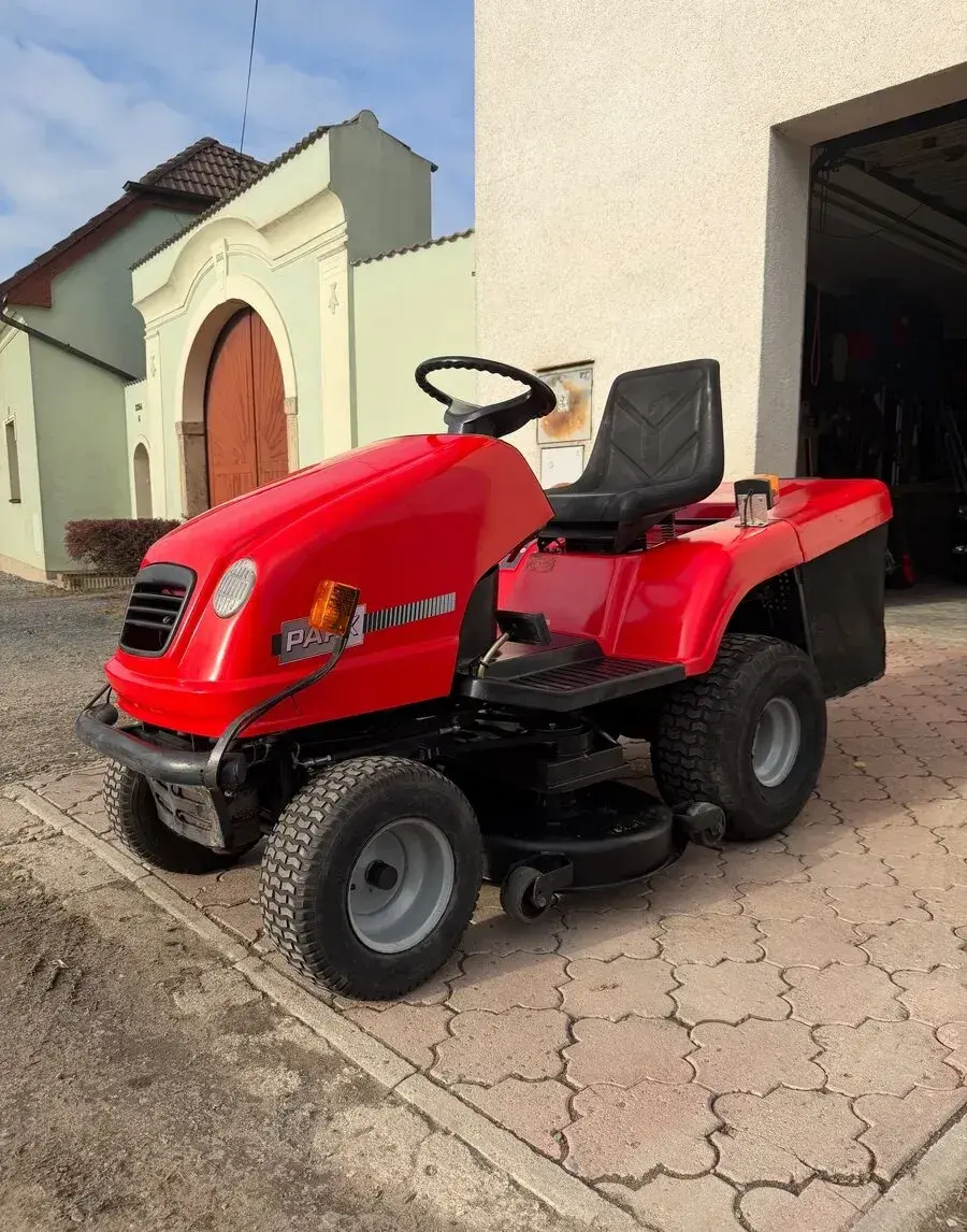 Zahradní traktor,traktůrek SECO PARK
