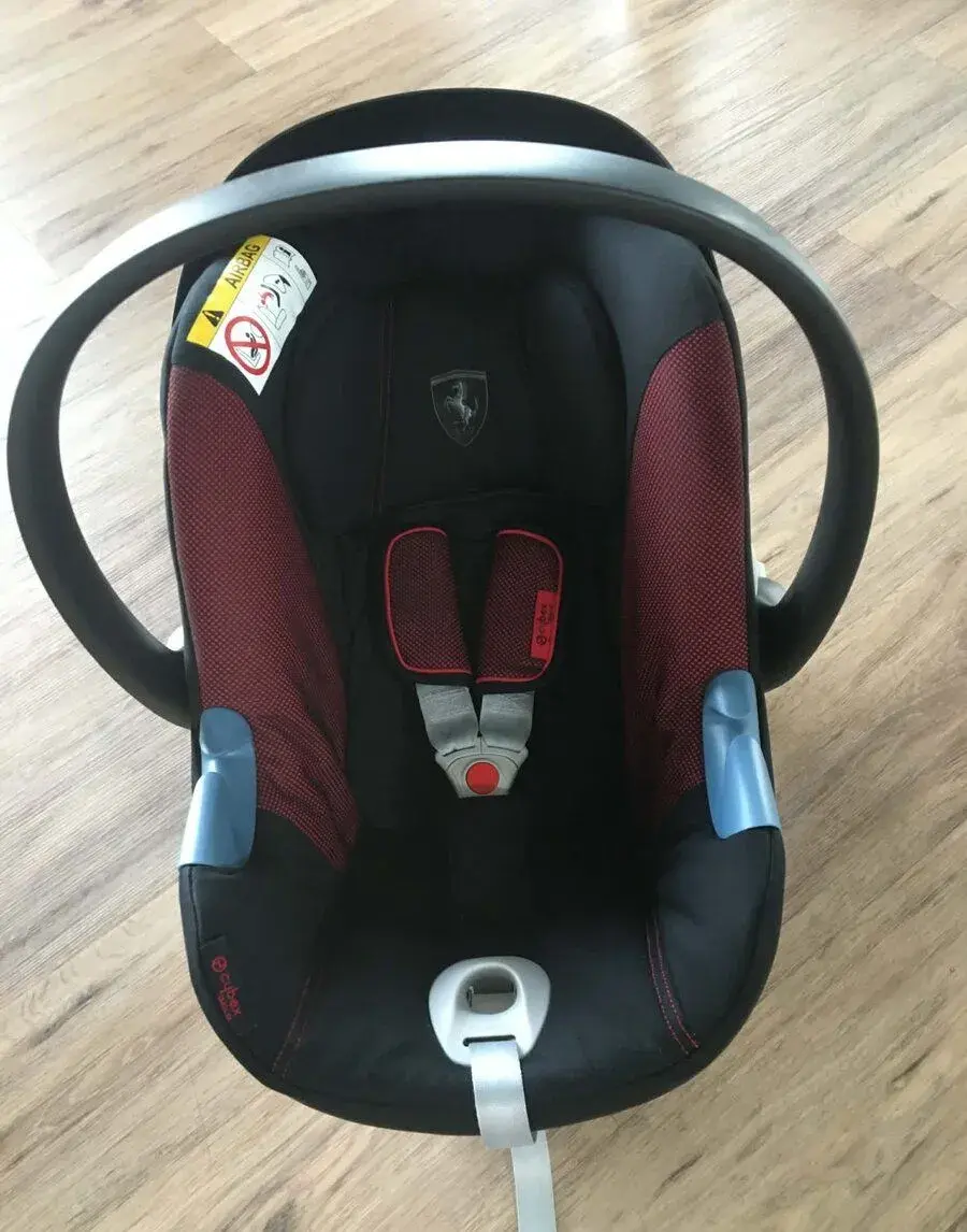 Dětská autosedačka (vajíčko) Cybex Atom M i-size Ferrari