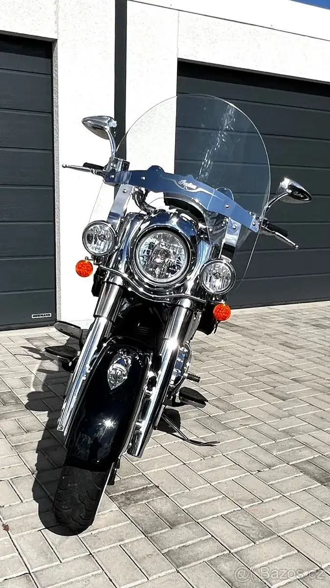 Indian Chief Vintage - téměř nejetý stroj - TOP.