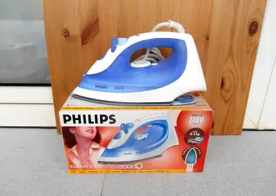 PHILIPS NOVÁ napařovací, keramická, plně funkční