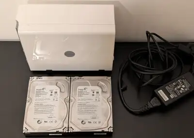 Synology na díly + 2× funkční HDD 2 TB Seagate Green