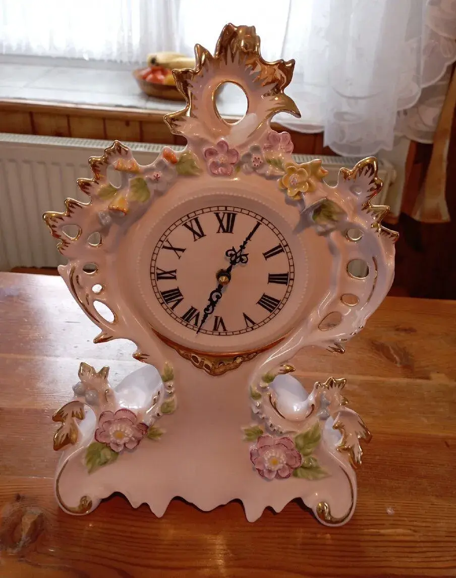 Ruzovy porcelan, pozlaceny