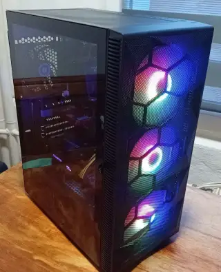 PC/i3-7100 4x3,90GHZ/16GB DDR4/256GB SSD+500GB/GPU 2GB/W11