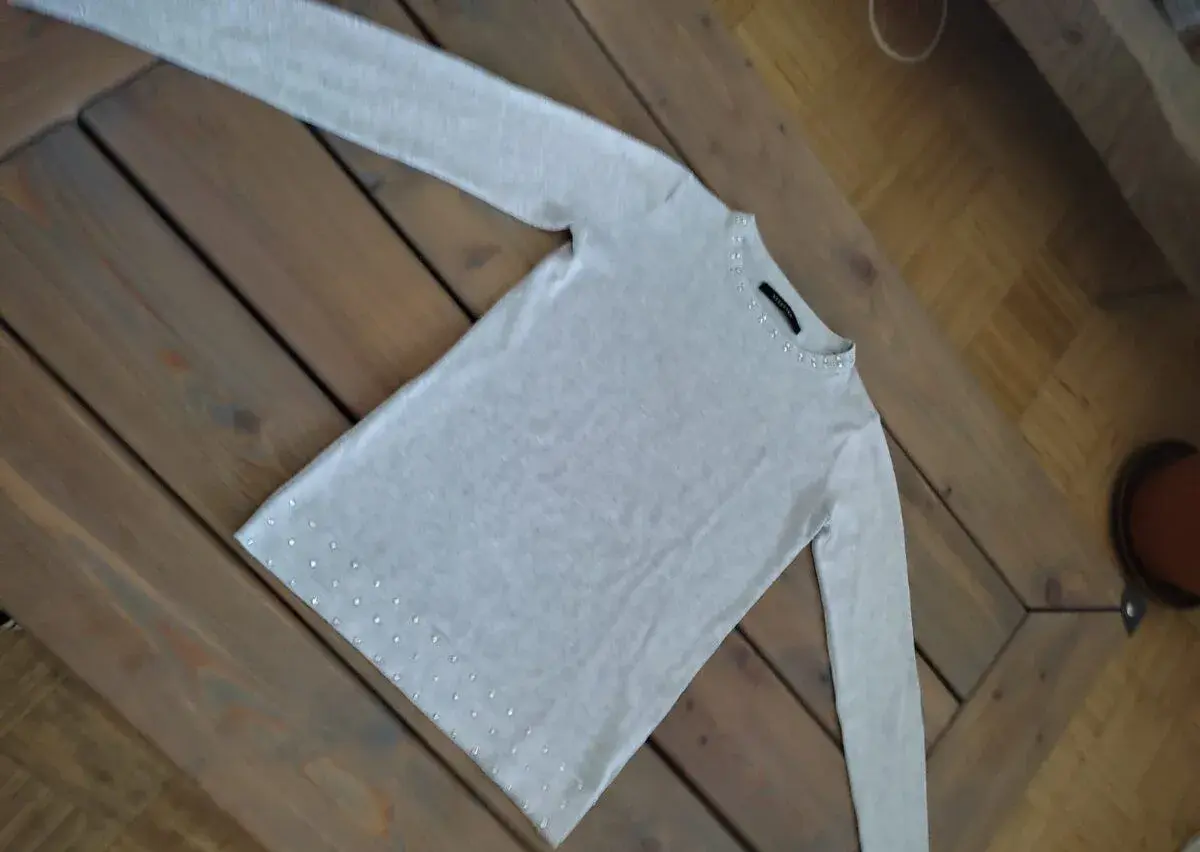 Šedý lehký pulovr velikost S